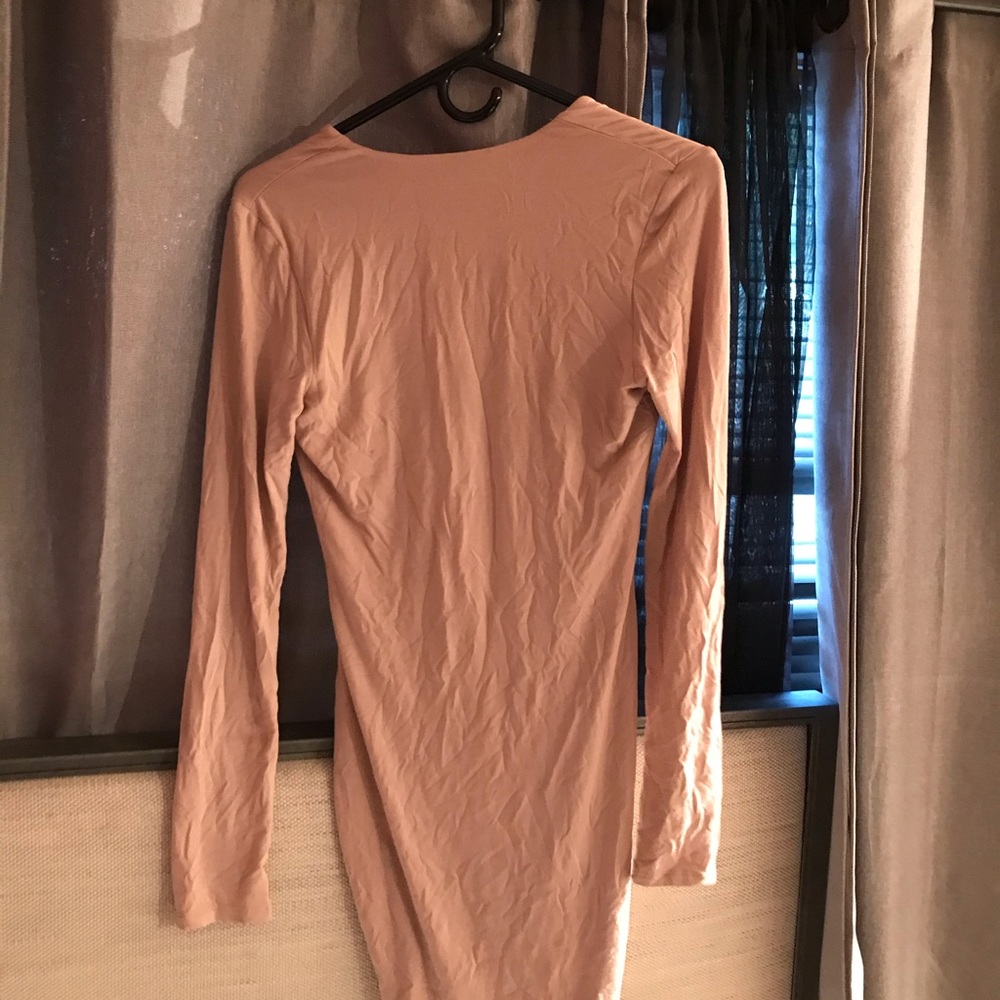 Dres - Picture 2 of 2
